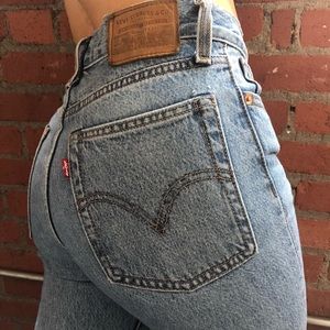 Levi’s Wedgie Icon High Rise Denim (Size 24)